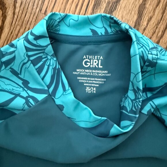 Girls Athleta rash guard and board shorts swimsuit size 14 - Picture 2 of 3